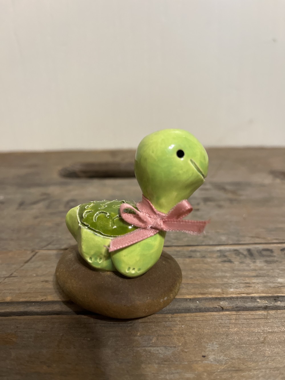 Vtg handmade mini turtle on rock