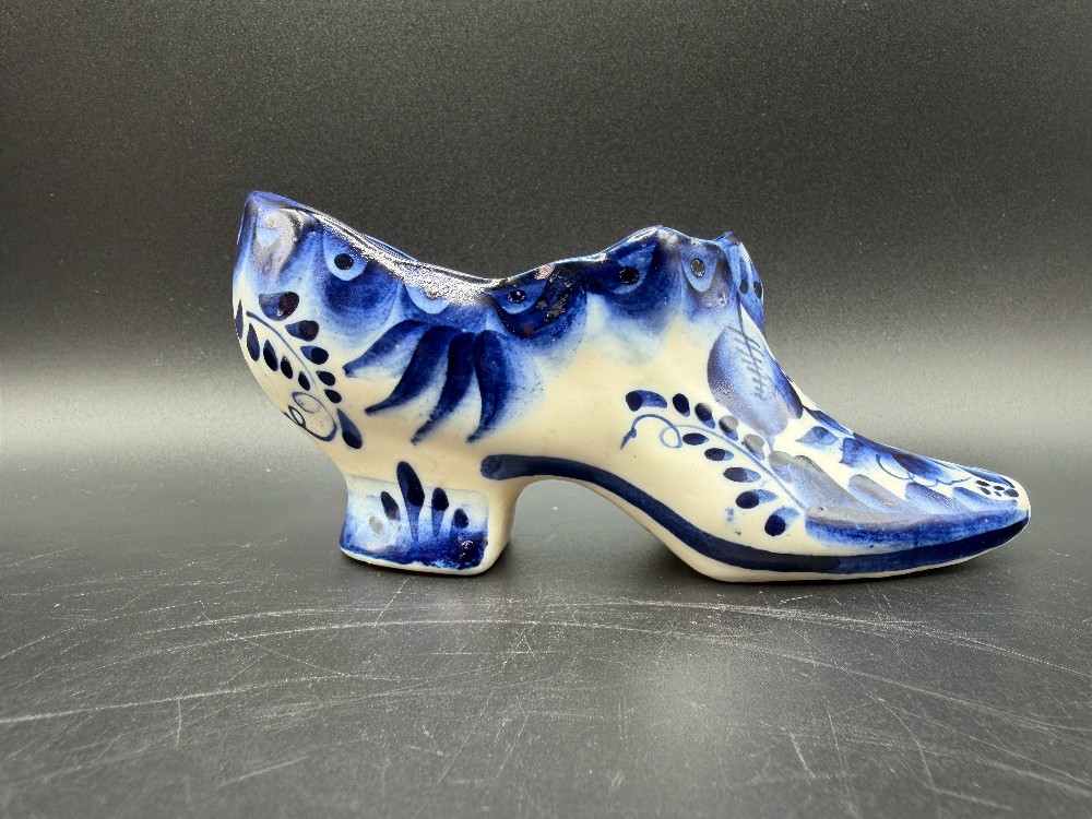 Vintage Gzhel Russian Porcelain Decorative Shoe Figurine