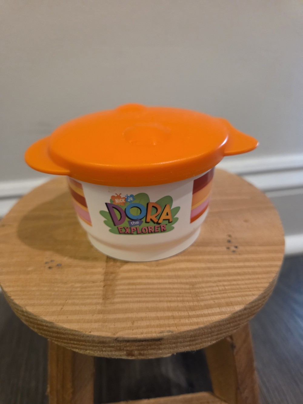 VTG Tupperware Dora the Explorer Snack Cup