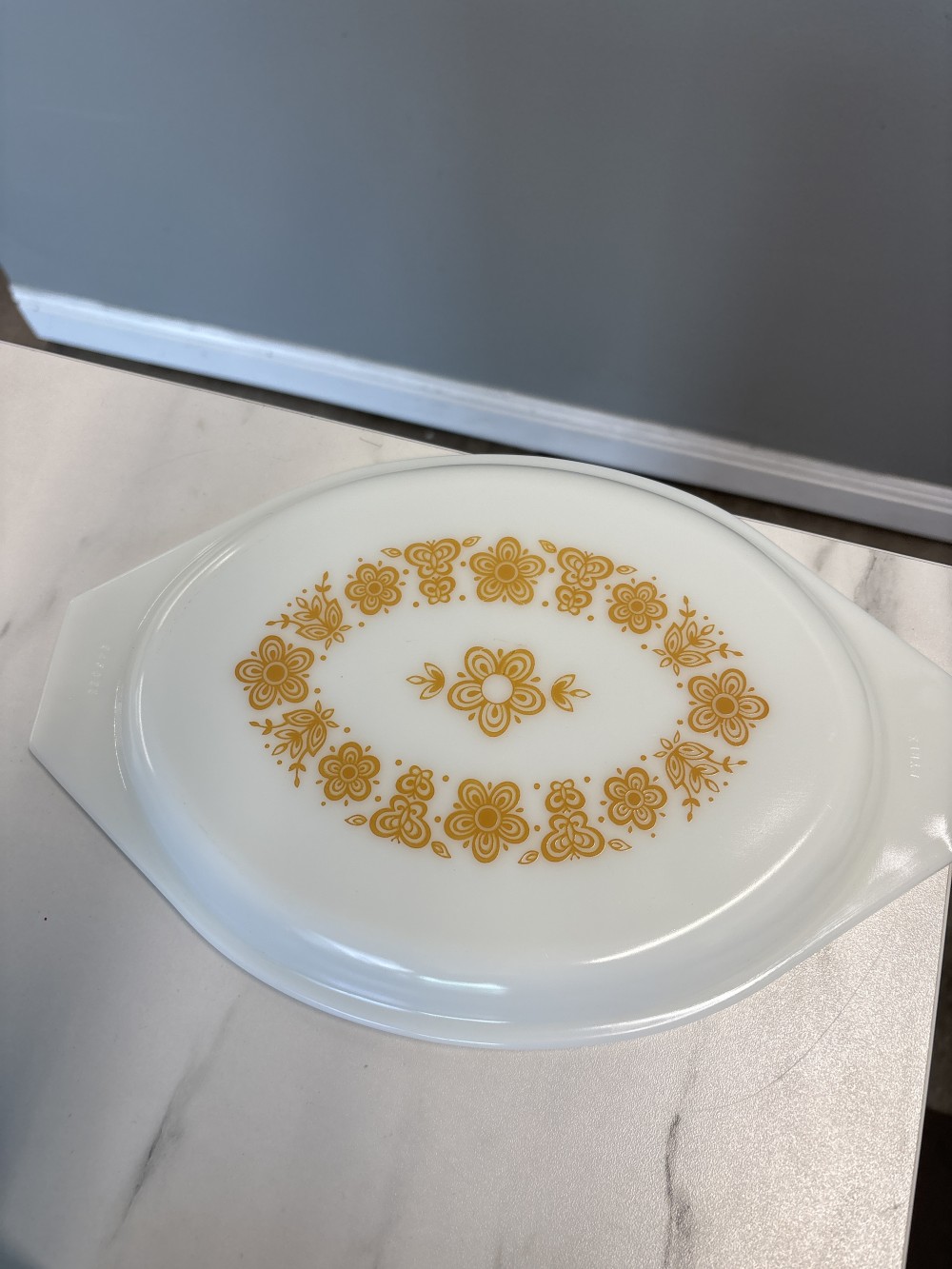 Vintage Pyrex Lid 