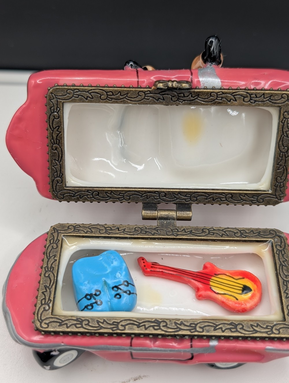 Elvis trinket box w/blue shoes and guitar inside