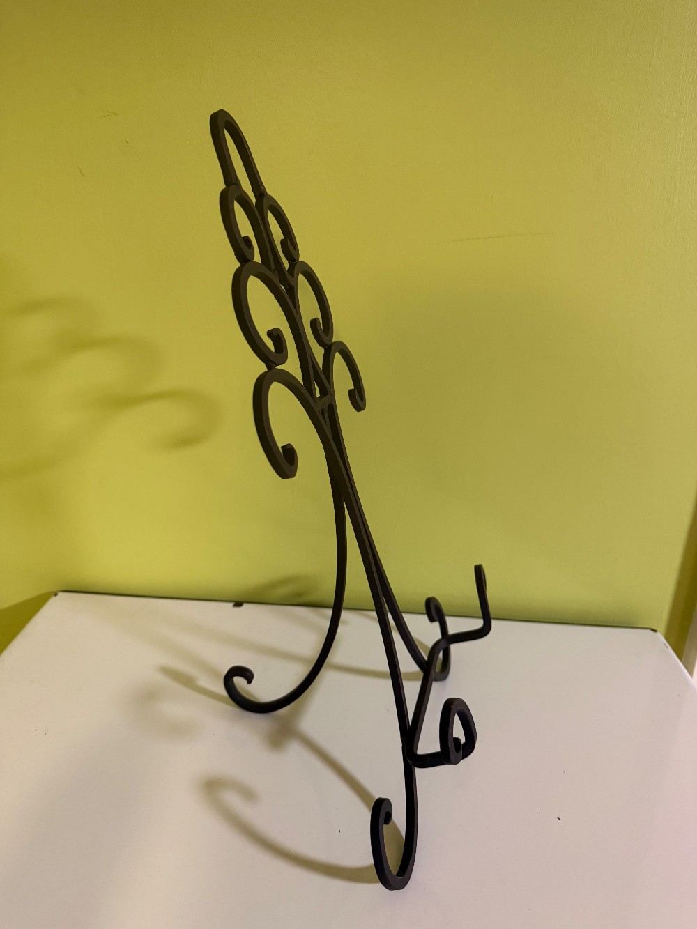 Black Metal Tabletop Easel