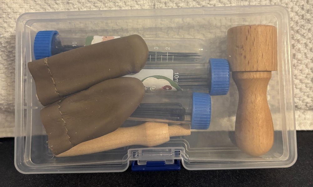 Felting tools wool pad w/2 kits mouse & girl w/pearl earring