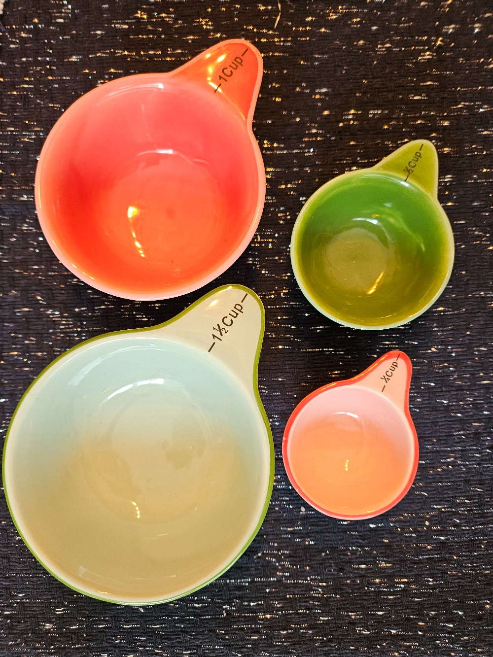 holiday-patterned nesting stoneware measuring cups
