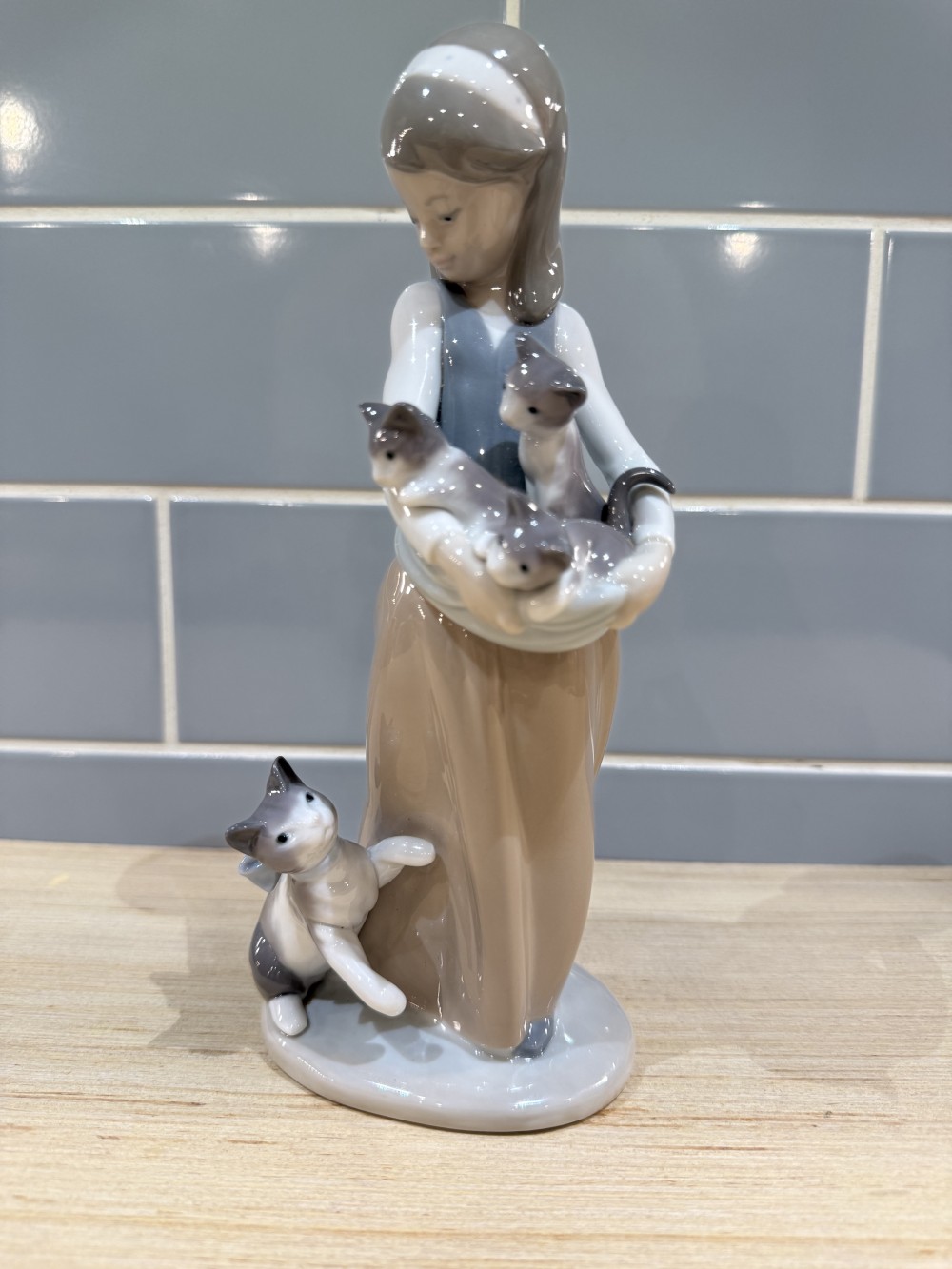 Lladro 1309 Following Cats
