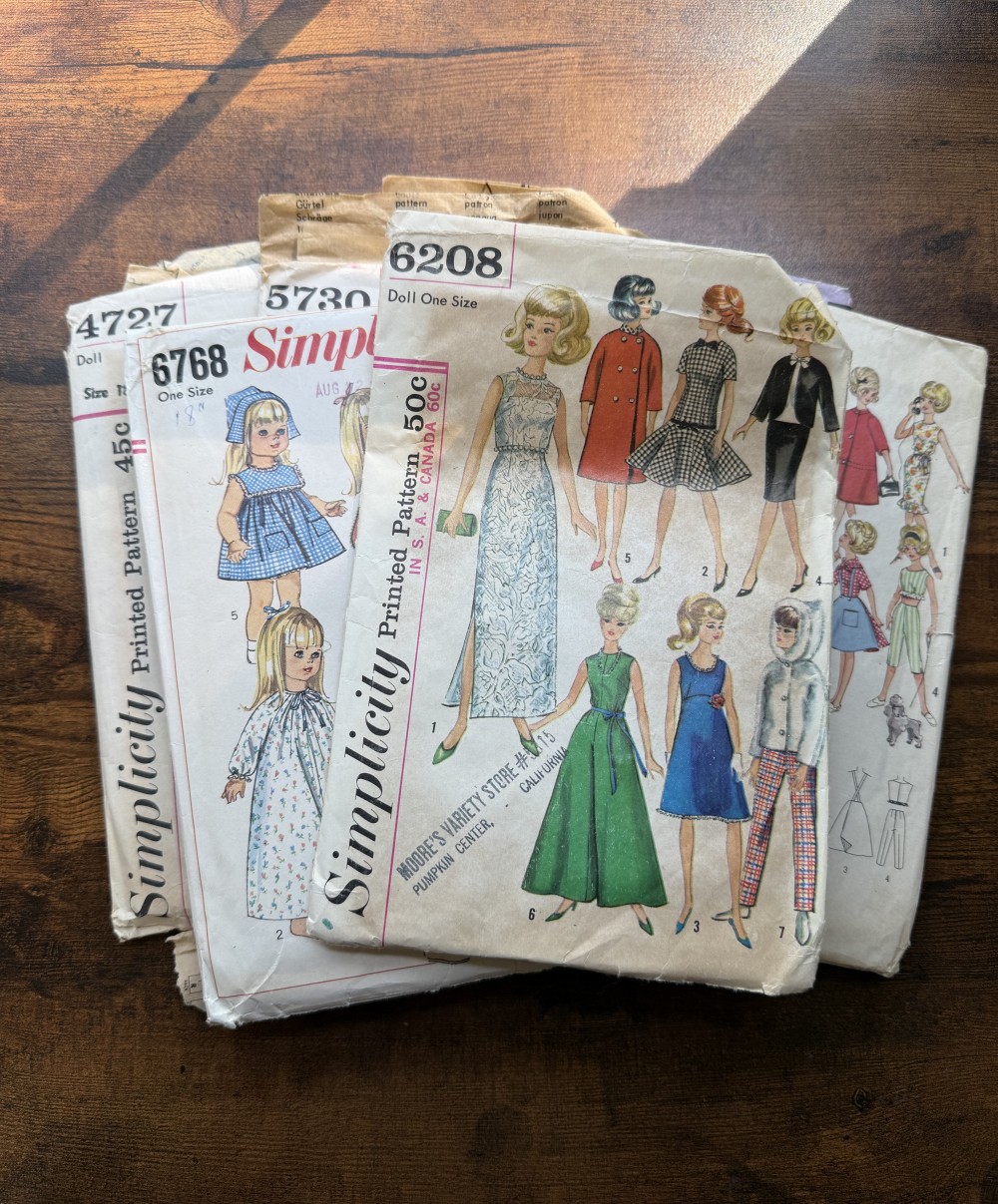 Lot of 6 vintage doll patterns