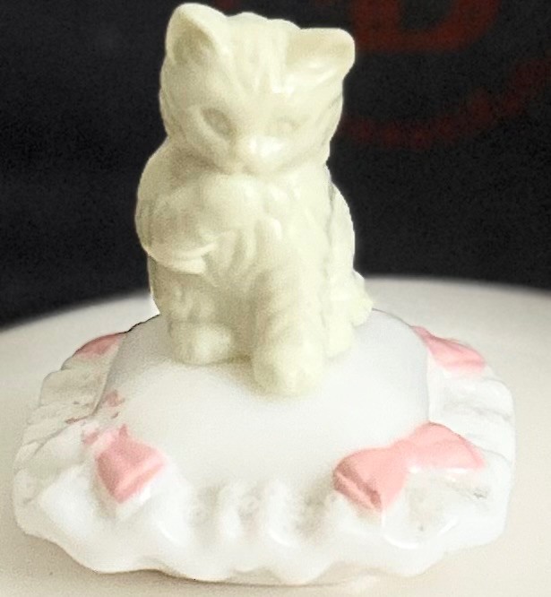 Vintage 1970s Avon Sitting Pretty Topaze Cologne Cat on Pillow Bottle Vintage 1970s Avon Sitting Pretty Perfume Bottle | White Milk Glass Cat on Pillow Decanter | Collectible Topaze Cologne Novelty Vanity Decor