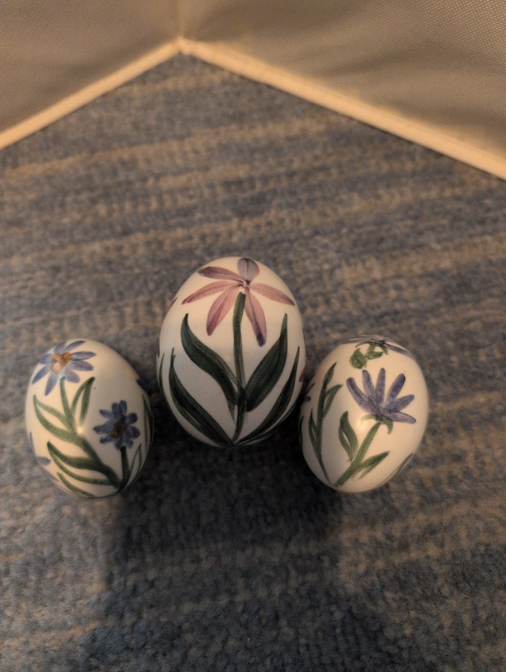 Hand-painted ceramic eggs by Woodards set/3
