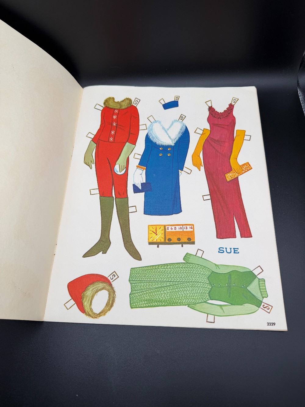Vintage Paper Dolls - Pajama Party Cutouts Booklet