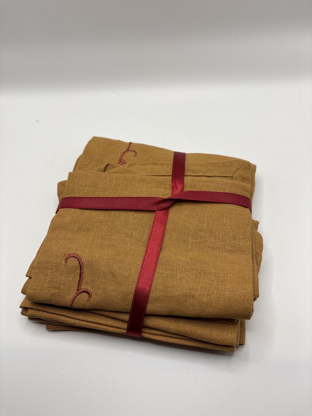 Set of 4 Cloth Napkins - Embroidered Leaf
