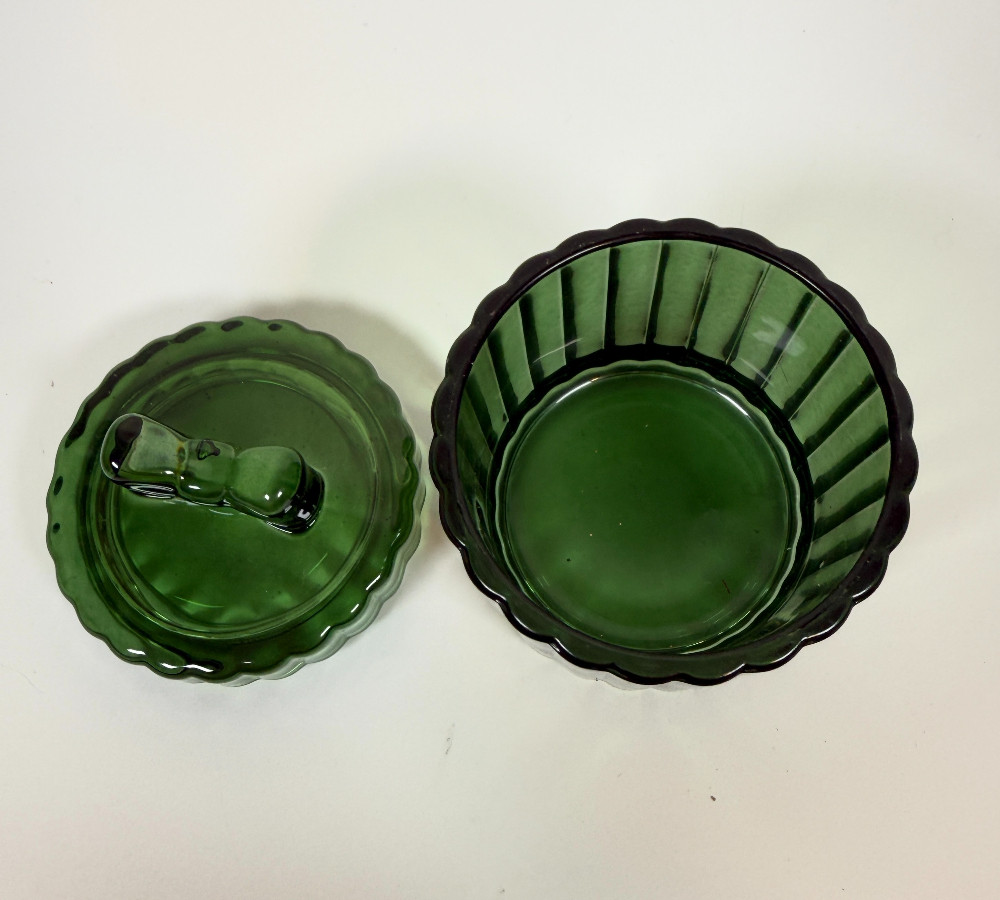 Green Glass jewelry box with Bow