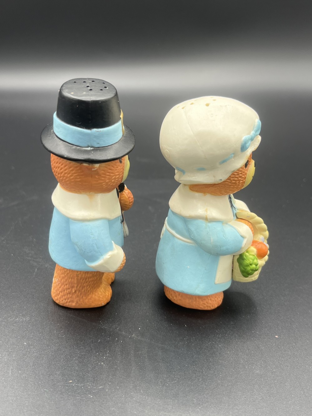 ‘86 Enesco Pilgrim bear S/P shakers