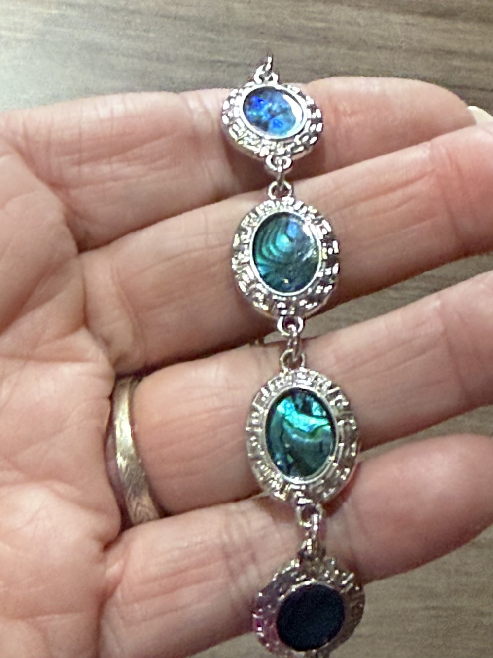 Bracelet Shell Inlay Medallions Set in Silver