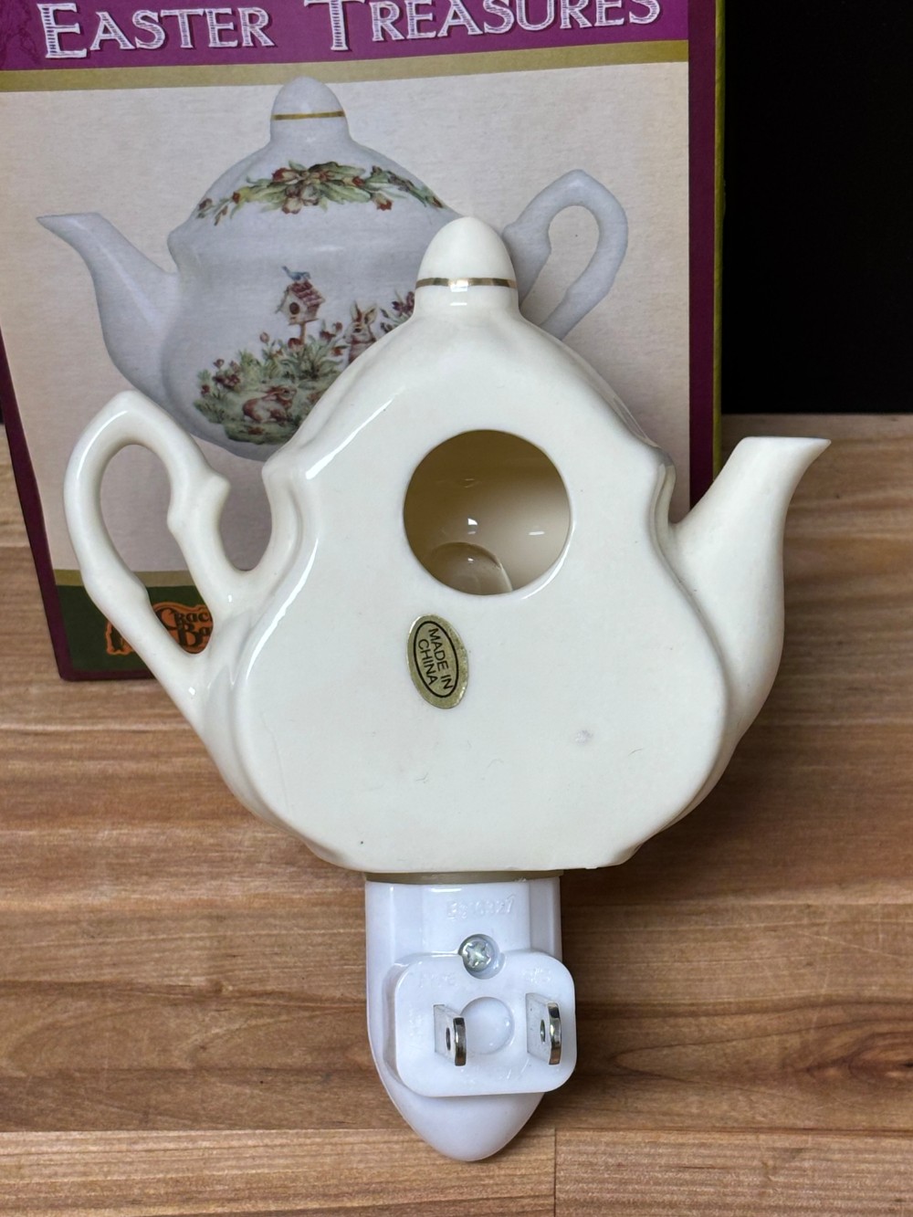 Vintage Ceramic Teapot Bunny Rabbit Plug-In Night Light with Box Cracker Barrel Cottage Decor
