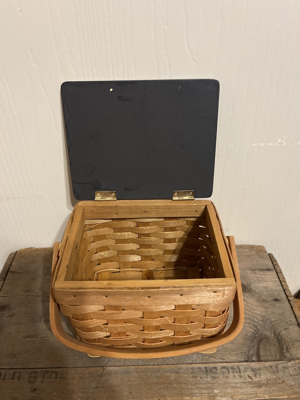 Vtg Apple Basket w/ hinged lid