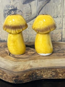 1970s Golden Mushroom Salt Pepper Set