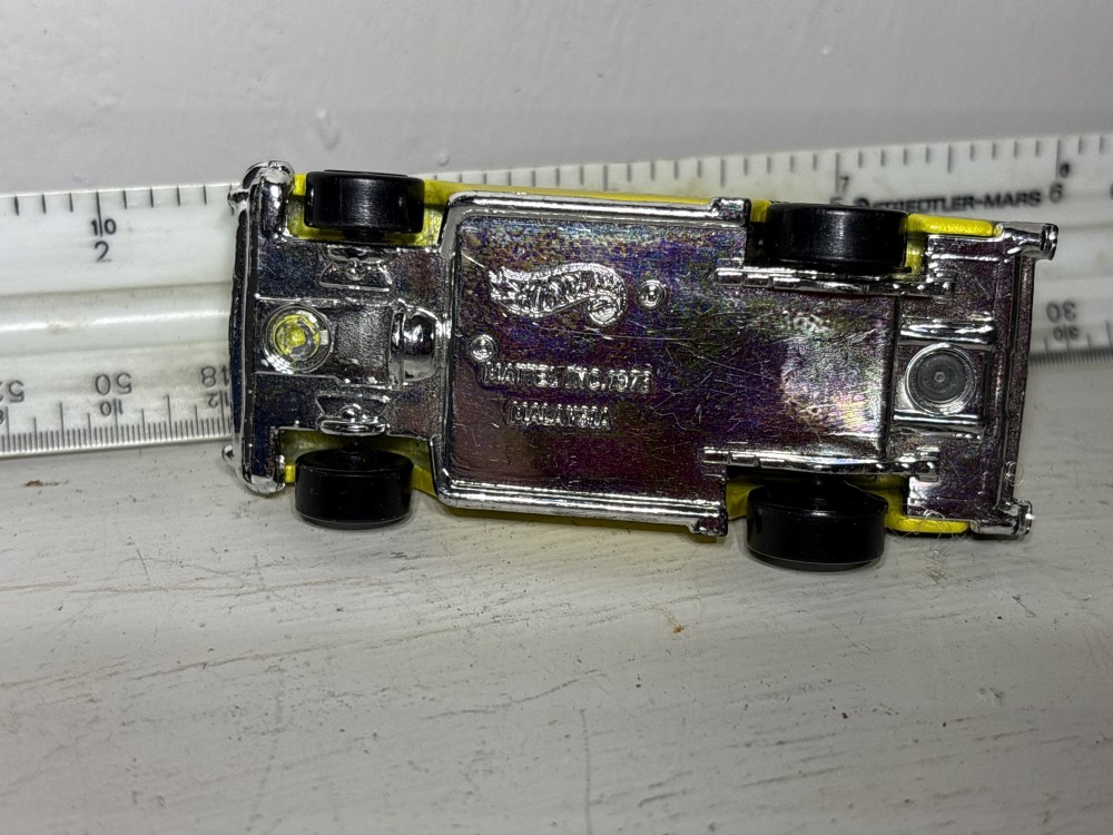 Hot Wheels 57 Chevy 1976 Die Cast Car As-is