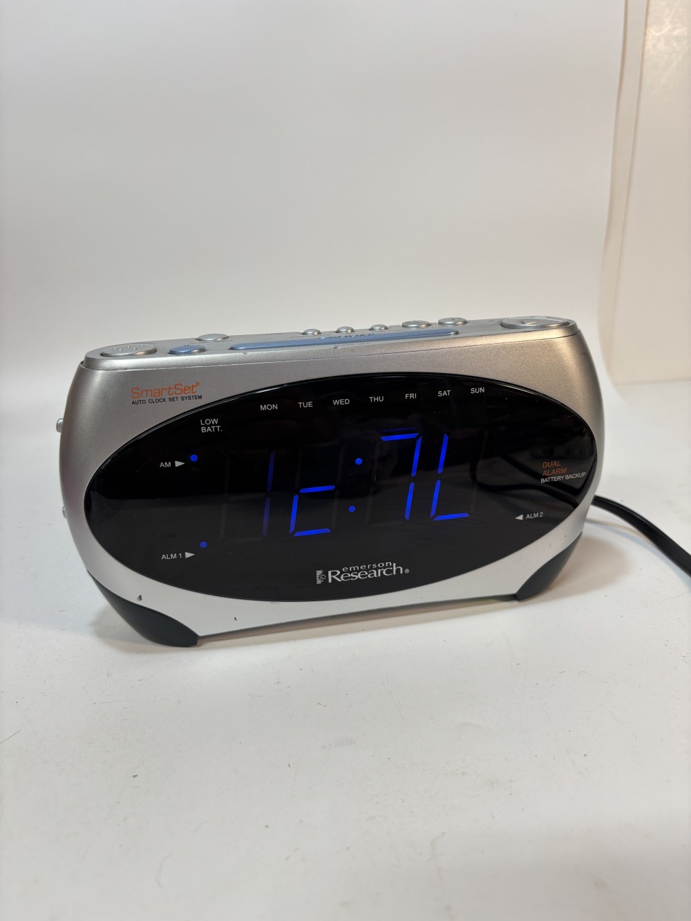 Emerson Research SmartSet Radio Alarm Clock CKS1862