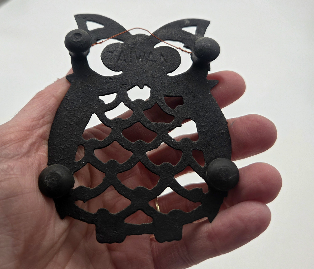 VTG Cast Iron Owl Trivet- Can Hang on Wall