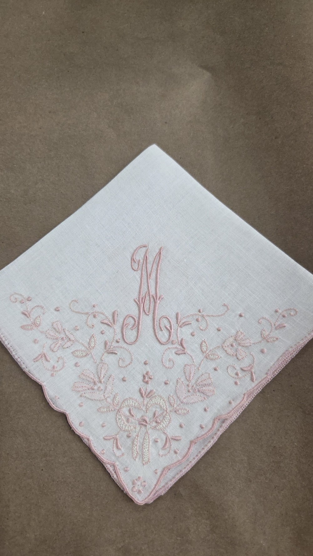 HK-784 white hankie,  Pink M