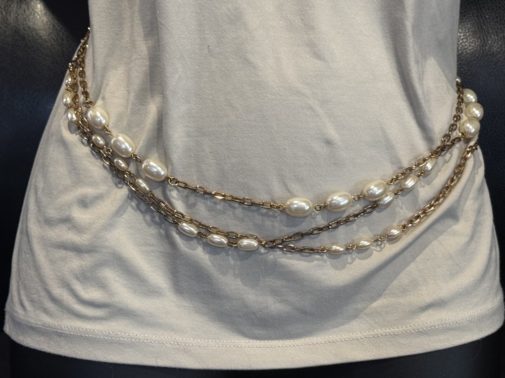 Vintage Belt - Pearl and Gold Chain Jewelry