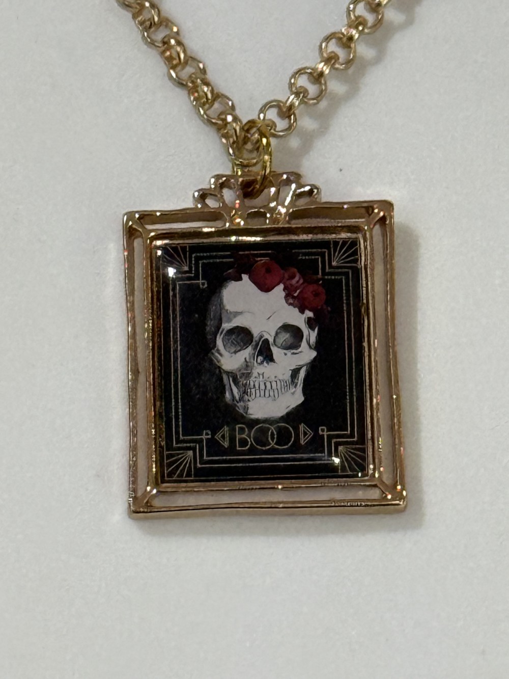 Necklace- Skull & Roses Halloween Pendant BOO