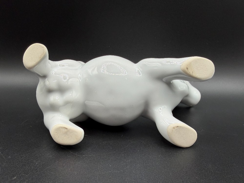 Glossy White Porcelain Cow Creamer Pitcher – Modern Farmhouse Tableware
