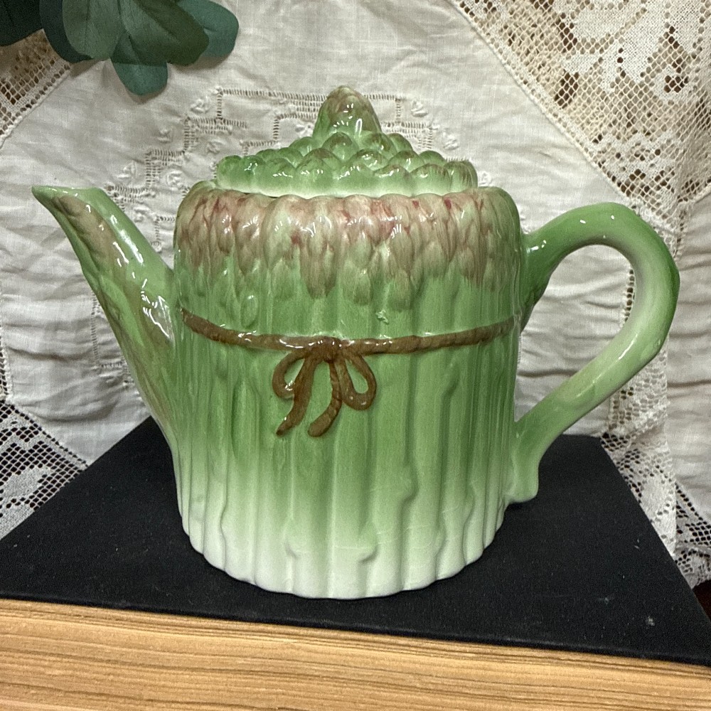 Asparagus Figural Teapot