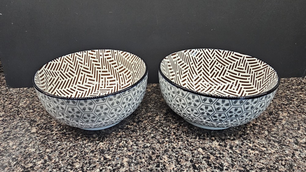Set of 2 ceramic printed bowls