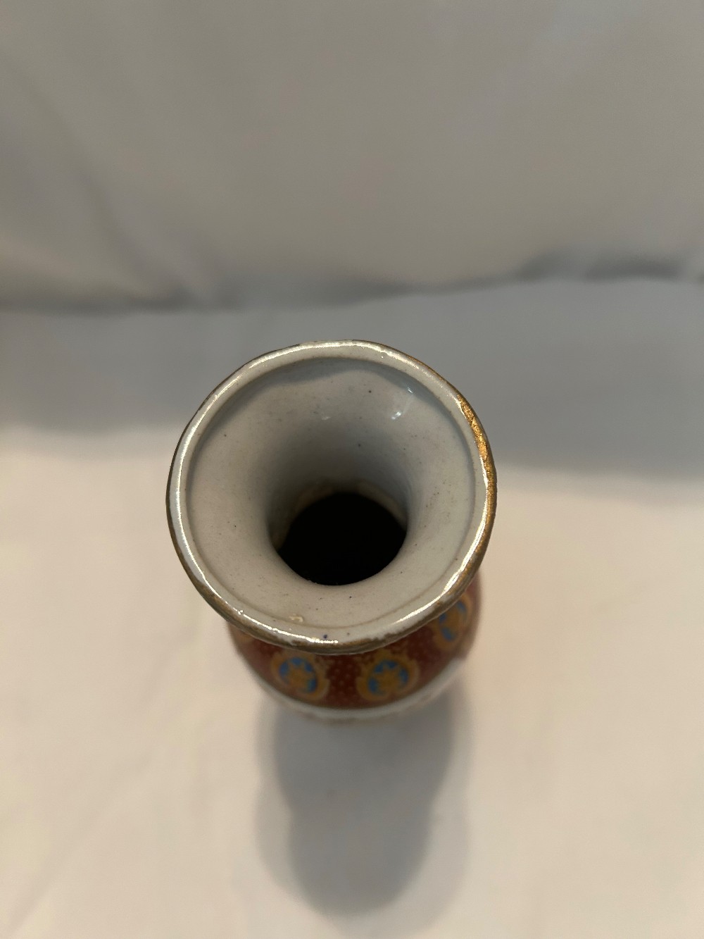 VTG Bud vase - porcelain- Satsuma style - Chinese porcelain bud vase designed in an ornate, mid-to-late 20th-century