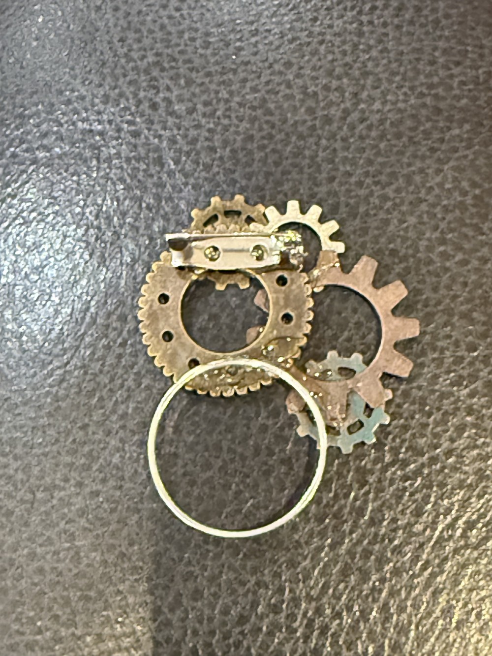 Eyeglass or ID Badge Holder Pin - SteamPunk Gears