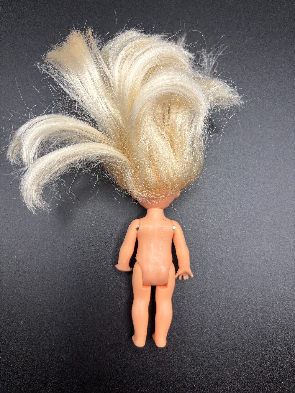 Doll Kelly Barbie's little sister long blonde hair and blue eyes Mattel