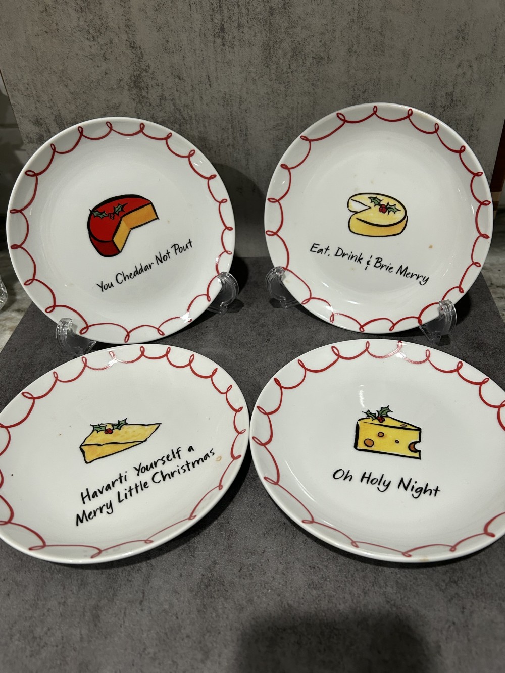 Boston Warehouse Cheeses of Nazareth Christmas Porcelain Plates Set of 4