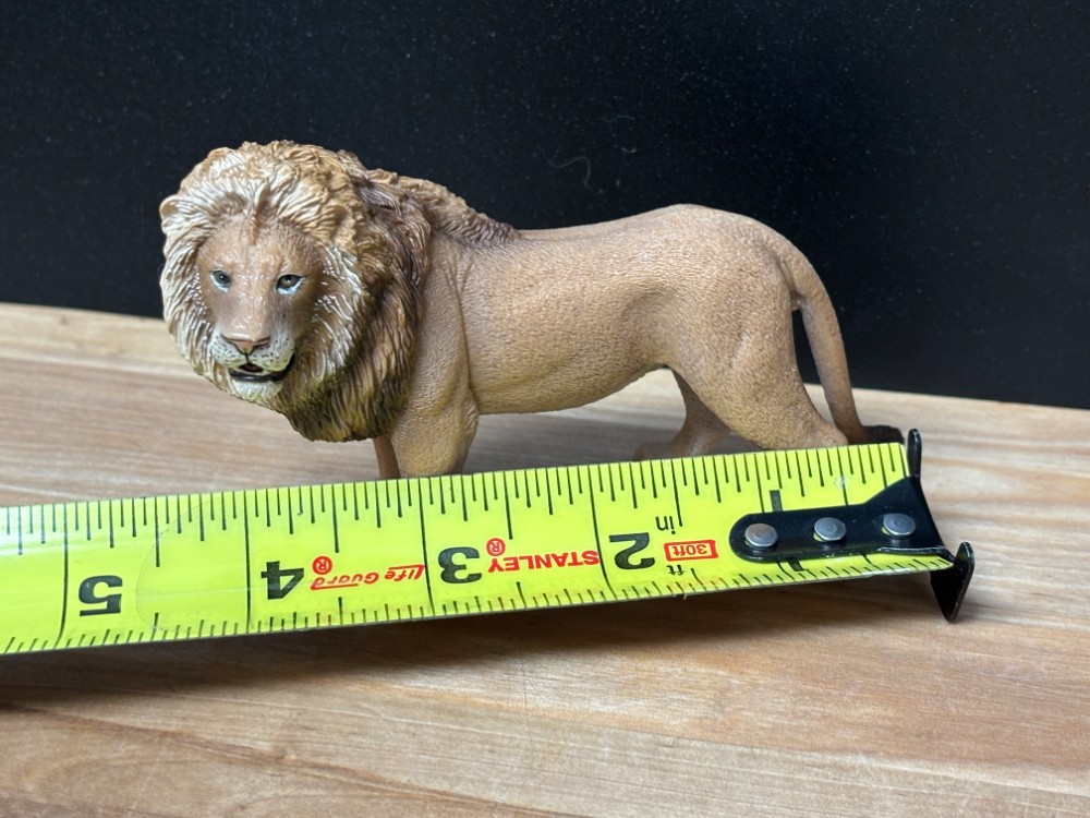 Schleich Male Lion Figurine 2007 Retired 14373 African Wildlife Animal