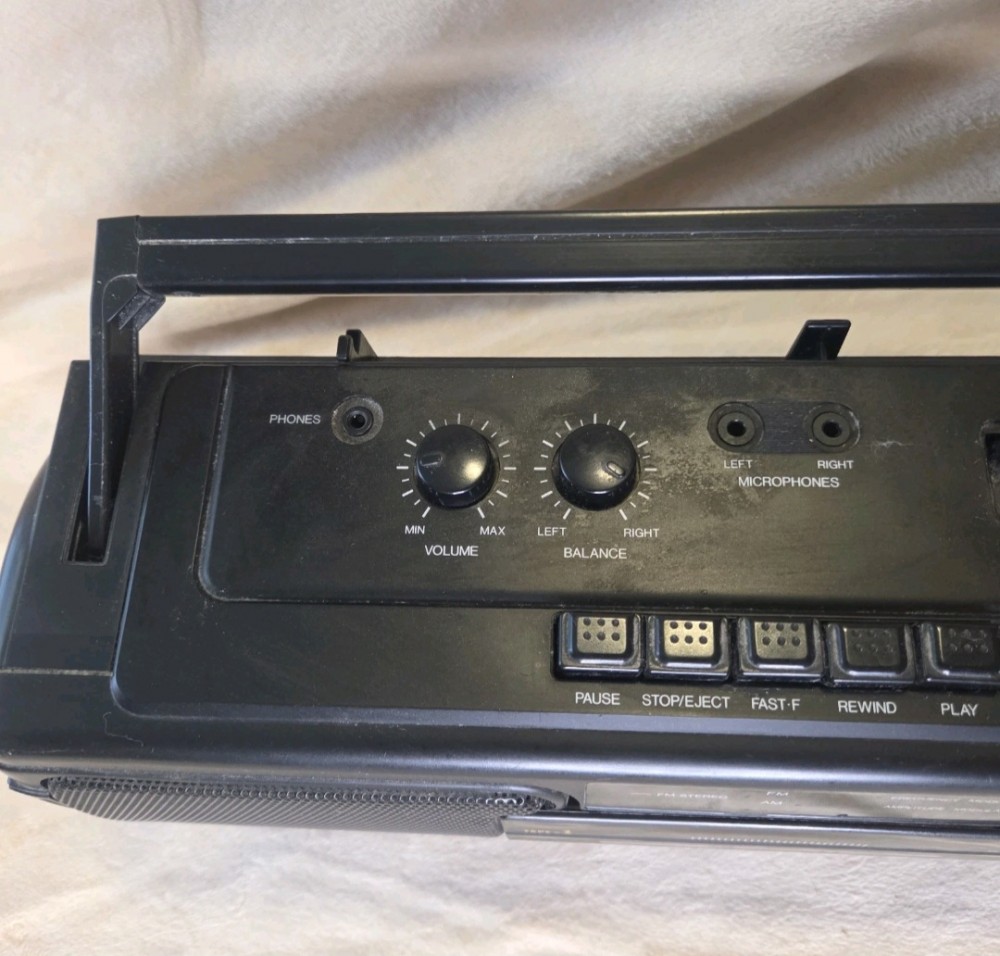 VTG Realistic SCR-8 AM/FM Cassette Player-As Is