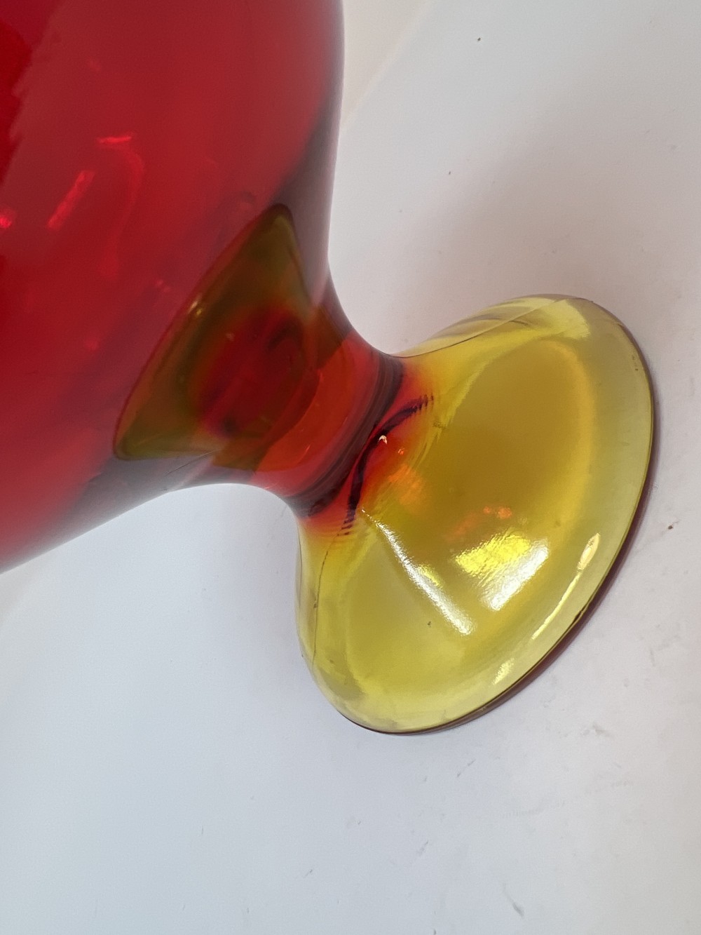 Vtg LE Smith Amberina Glowing Flame swung vase