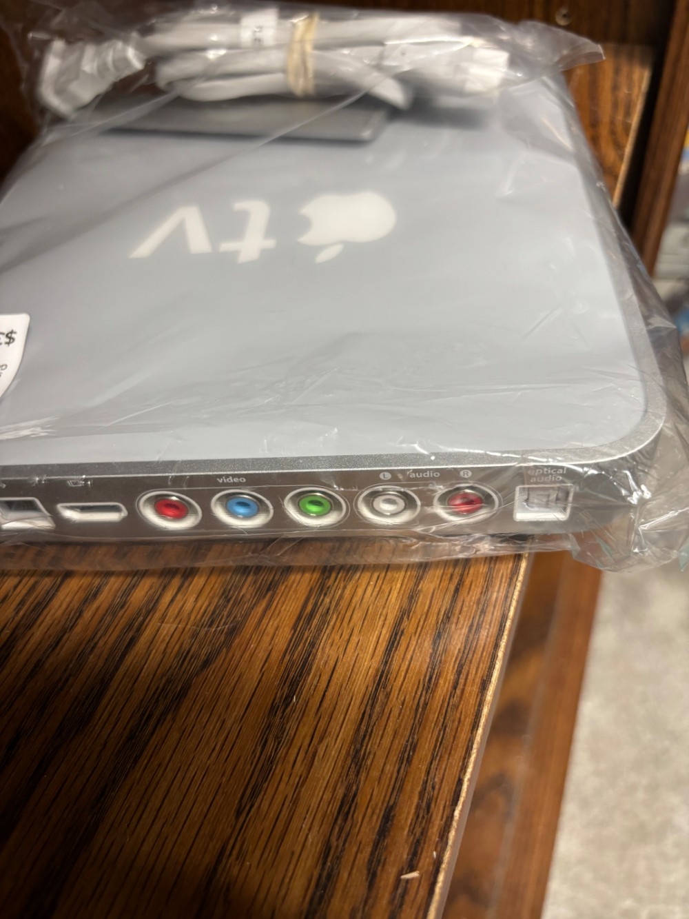 Apple TV 1st Generation A1218 Media Streamer with Remote & Power Cord