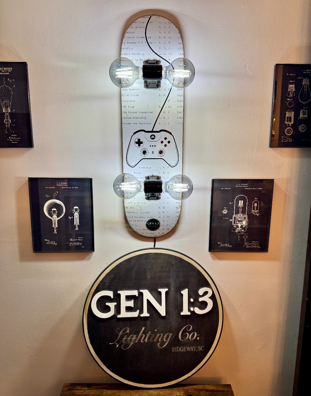 Magneto Skateboard Lamp