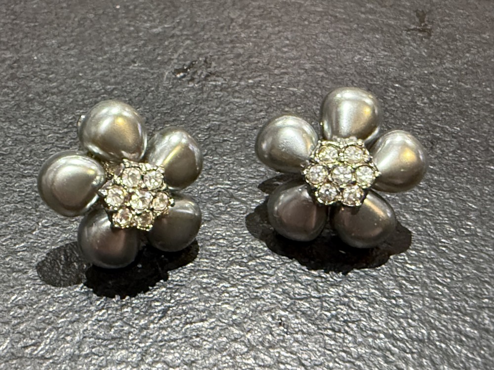VIntage Avon Clip On Earrings - Grey Flower Rhinestone Center