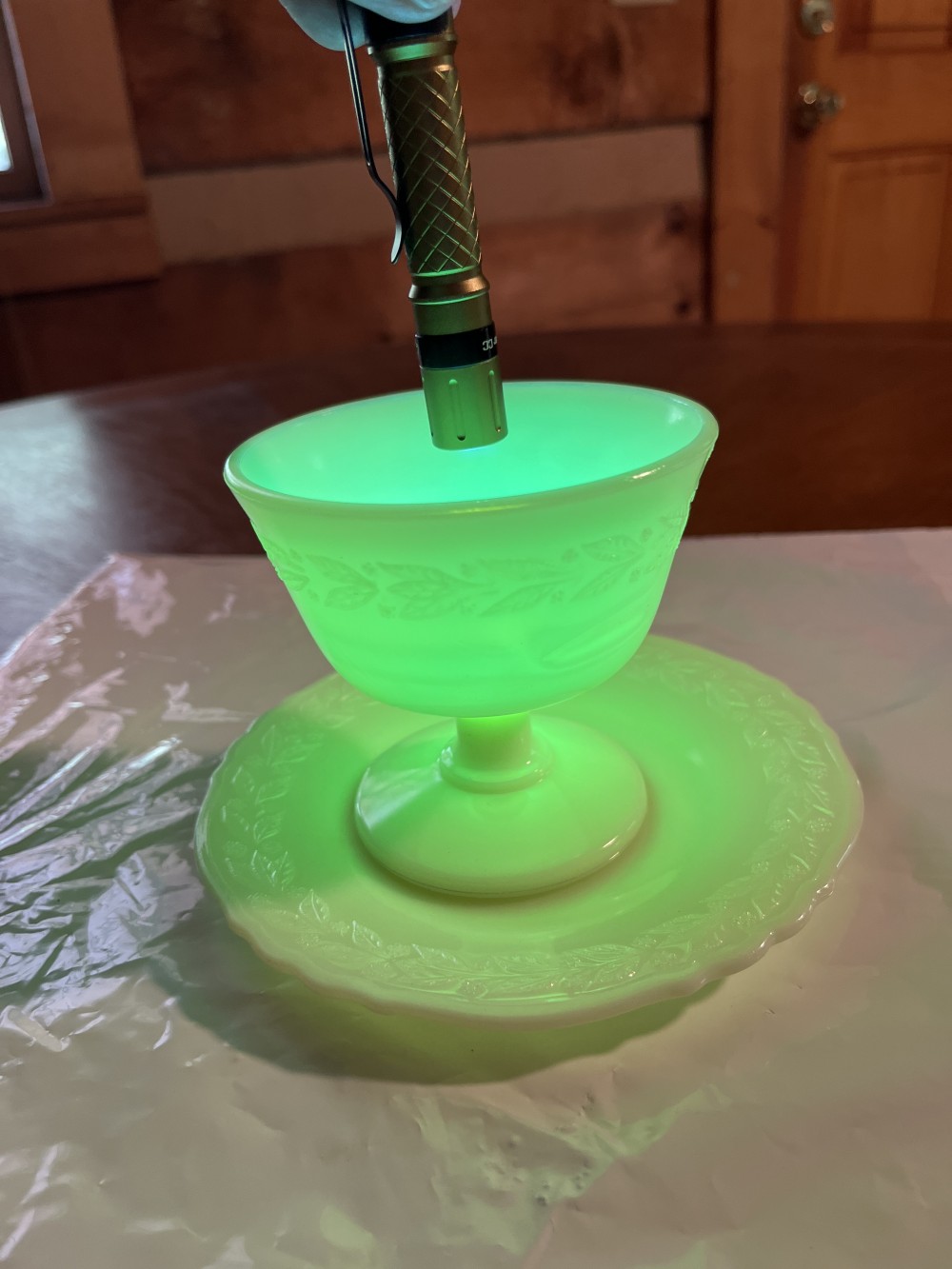 1930s McKee Custard cup & plate GLOWS
