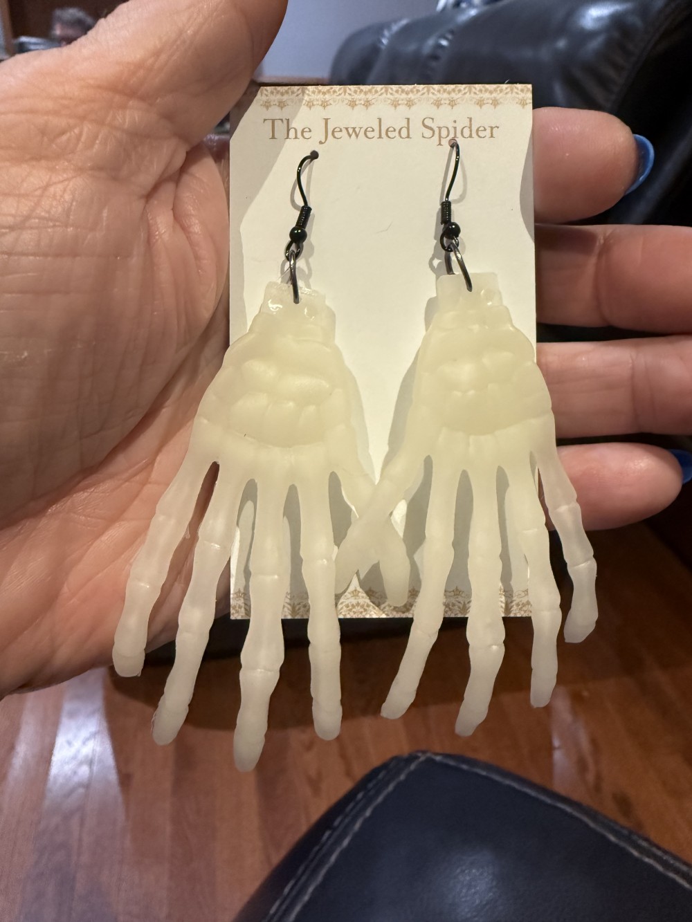 Earrings - Skeleton Hands GLOW IN THE DARK