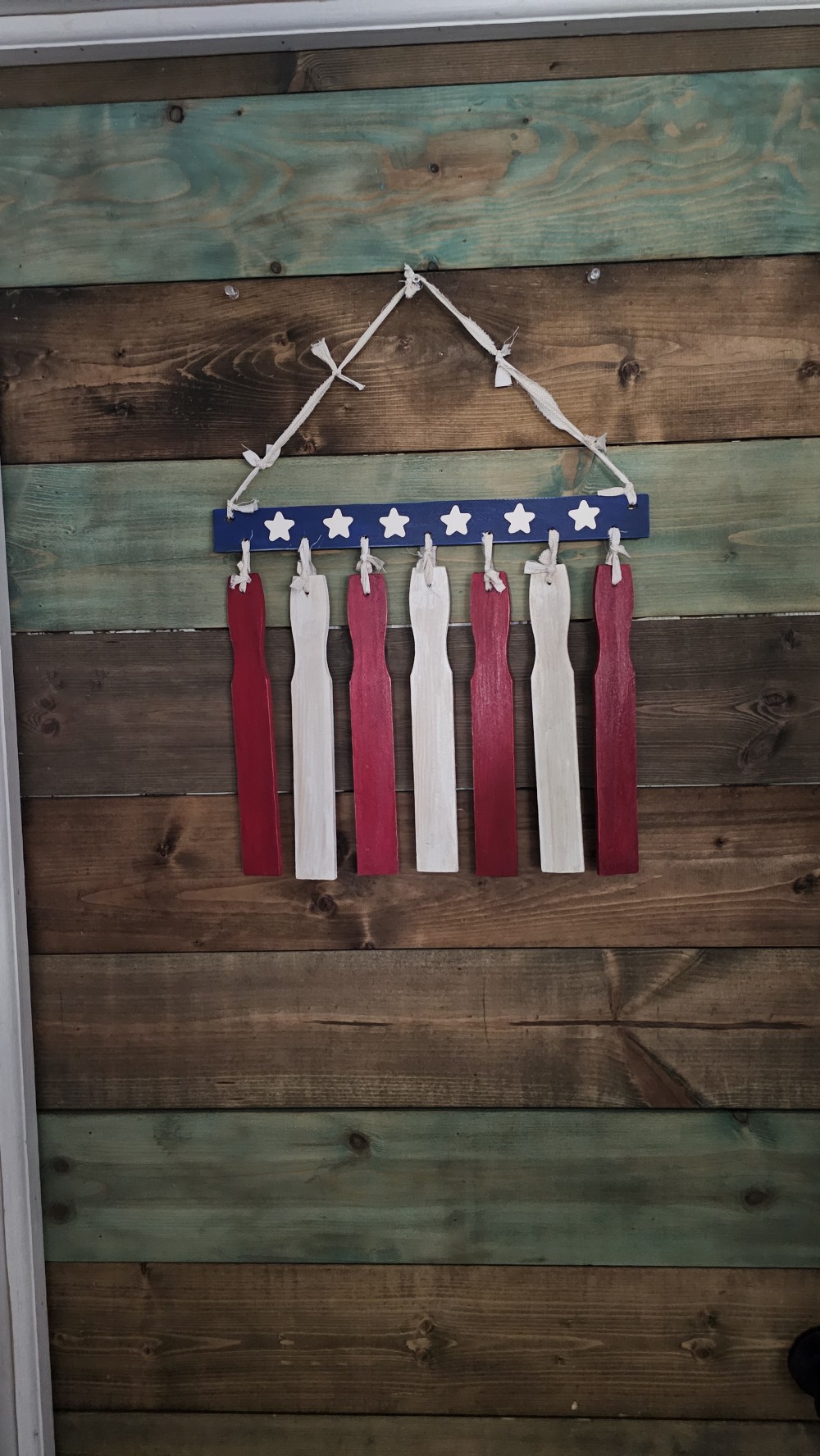 Wooden American flag wall hanger (7 slat)