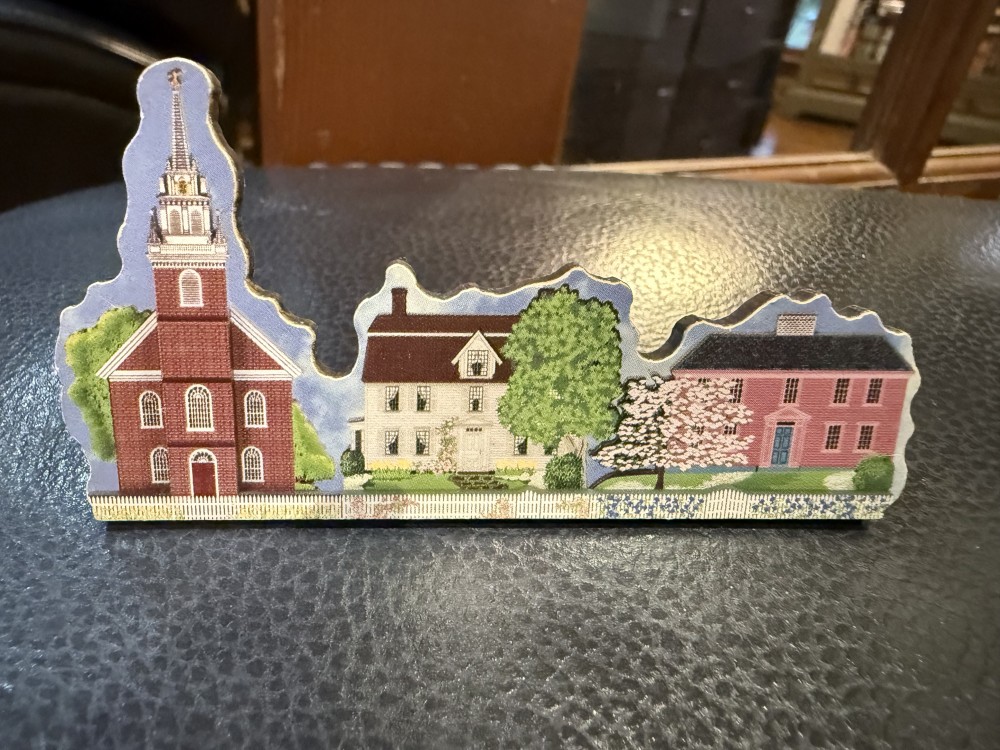 Brooch Pin - Vintage Street Sceen