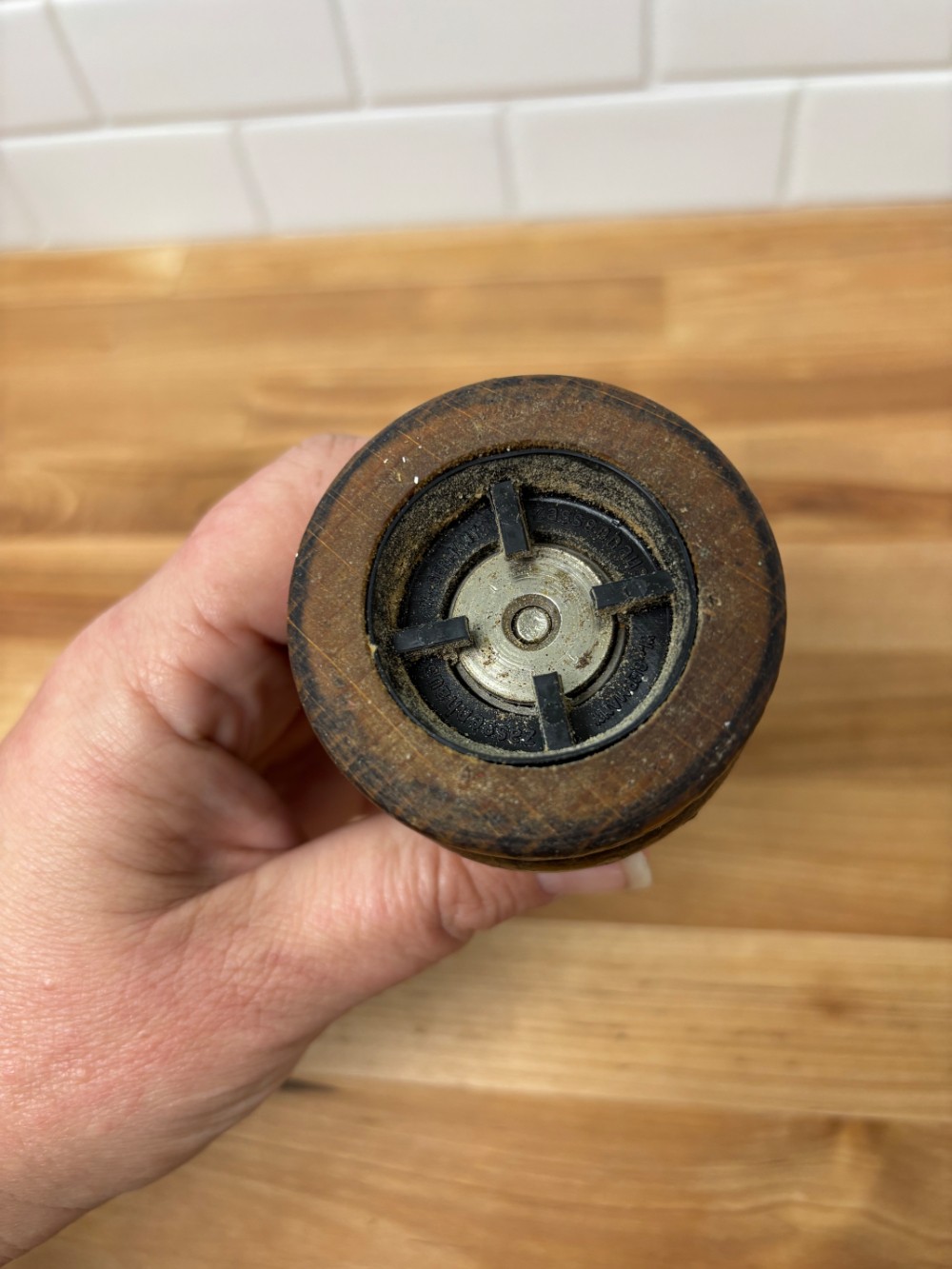 Wooden Pepper Mill Hand Crank Grinder Rustic Primitive Kitchen Decor