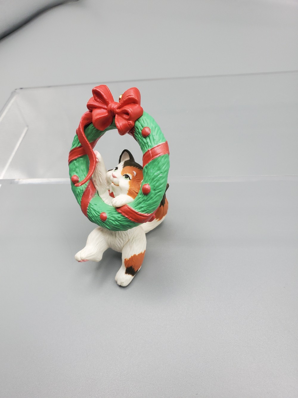 2017 Hallmark Christmas Ornament Mischievous Kittens
