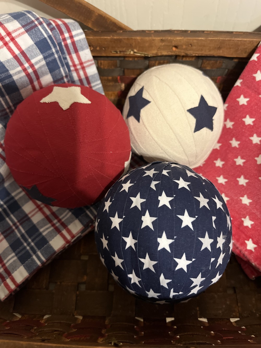 Patriotic rag ball bowl filler