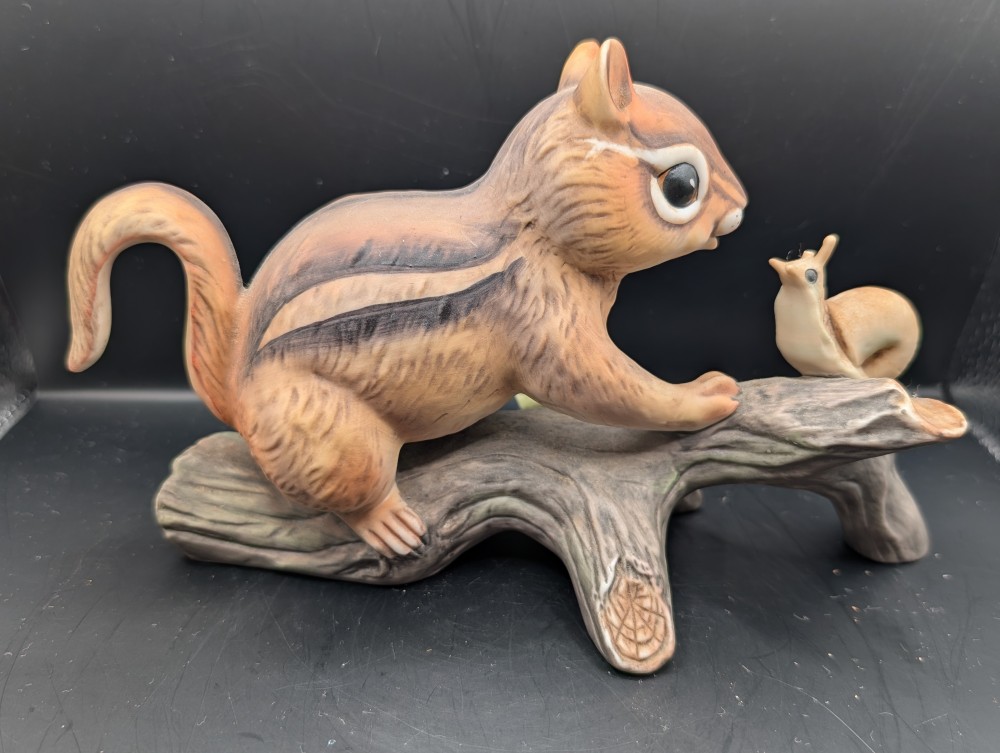 Homco as-is porcelain chipmunk figurine