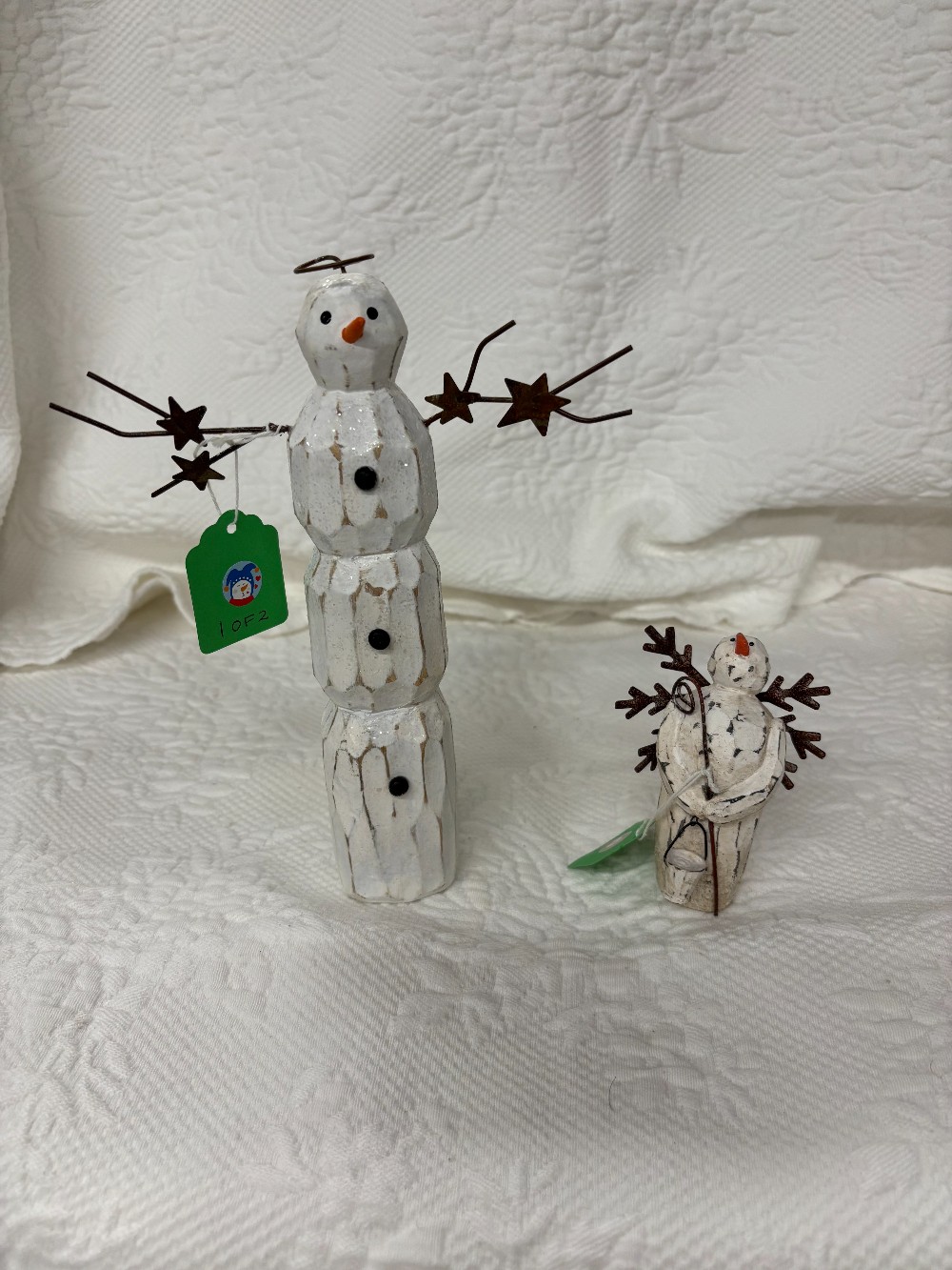 Set of 2 wood shabby snowmen w/rusty wings