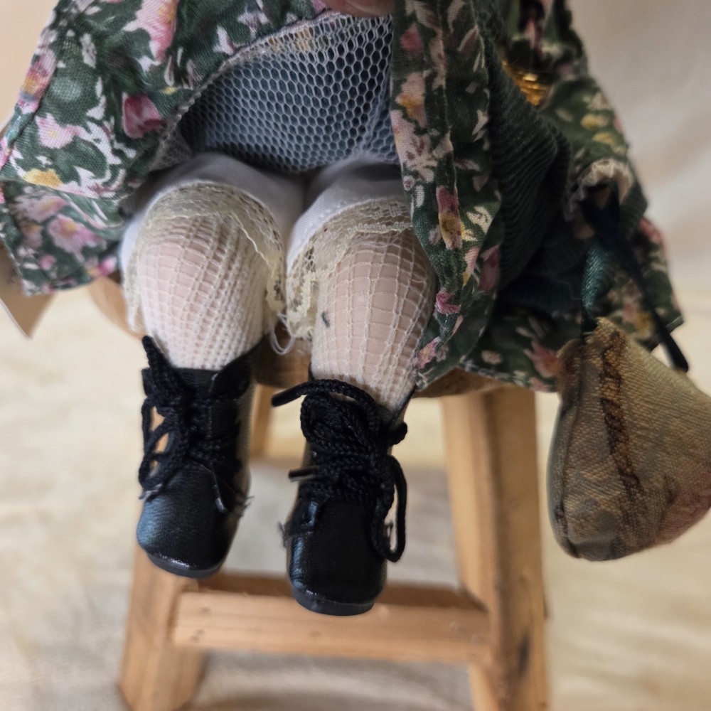 Avonlea Traditions Anne of Green Gables Porcelain Doll Shelf Sitter