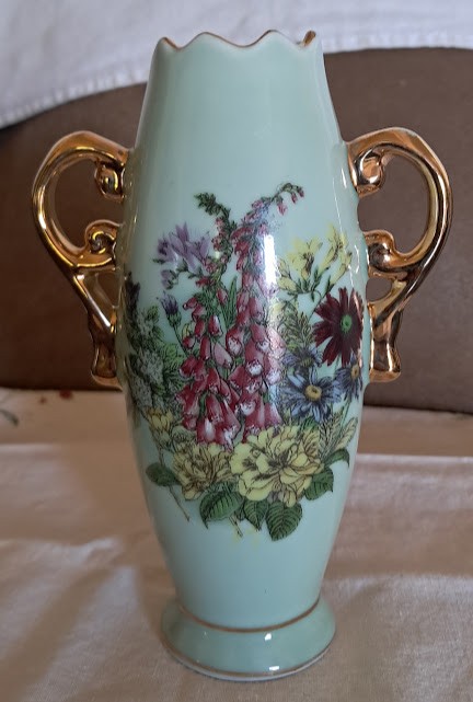 Japanese Miniature Bud Vase